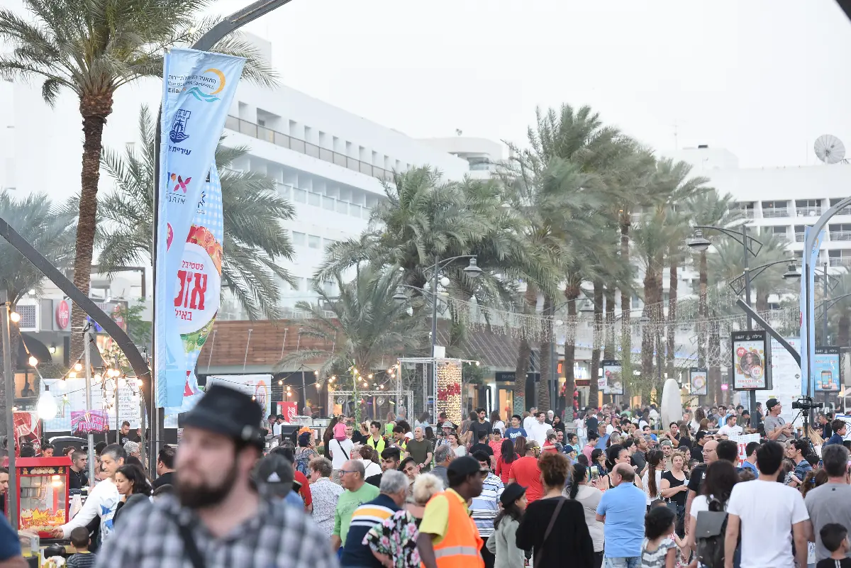 פסטיבל האוכל אילת חוזר עם משאיות אוכל לטיילת