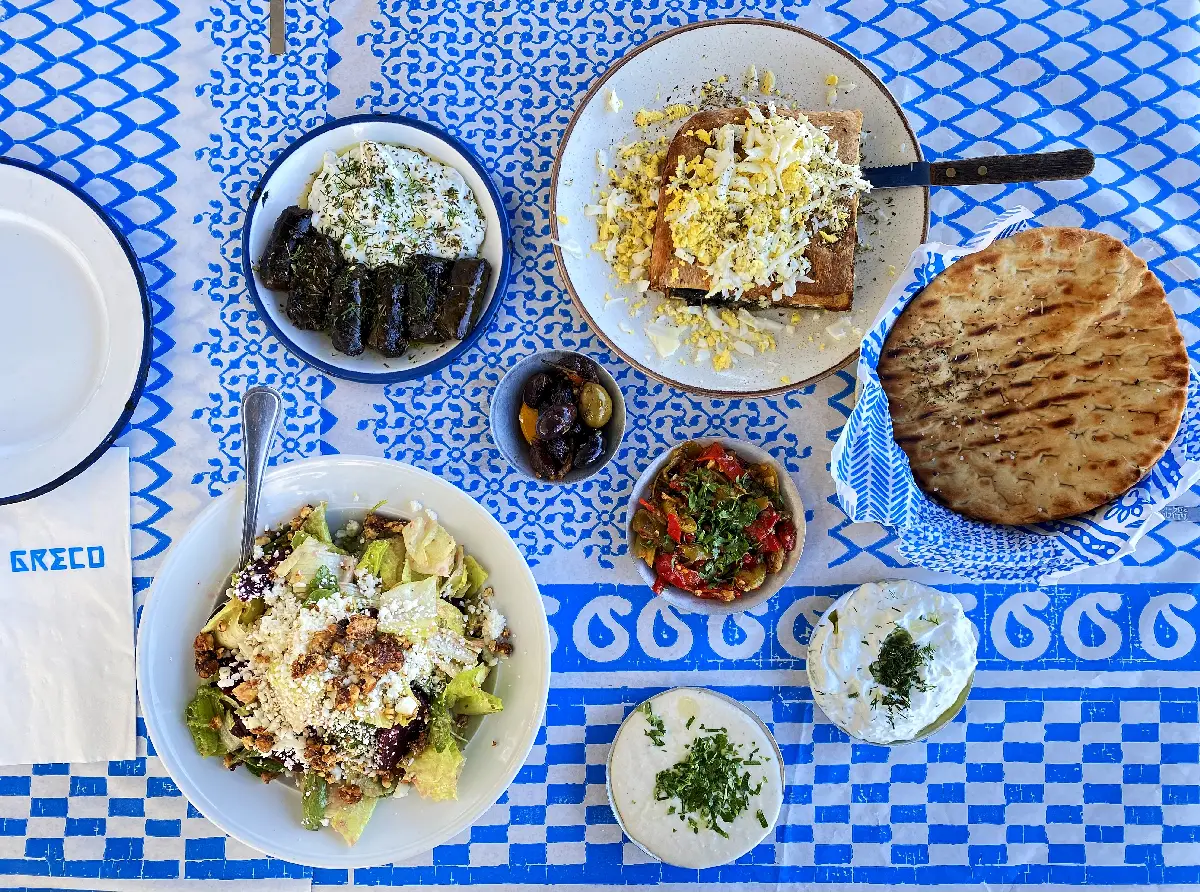 בראנץ' יווני של מסעדת גרקו ביץ' תל אביב